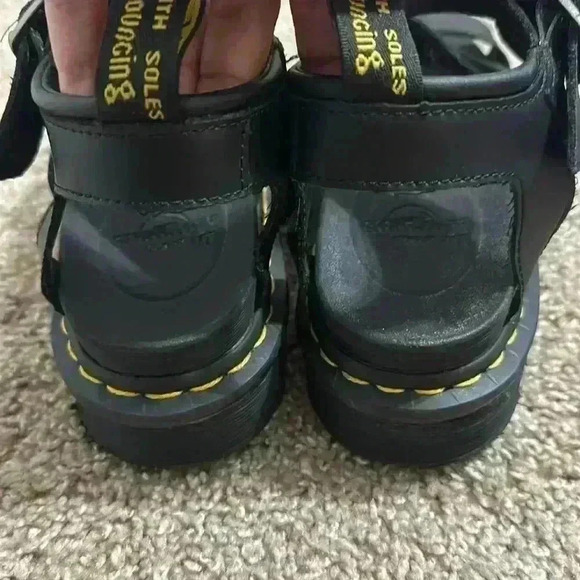 Dr. Martens - Picture 6 of 9